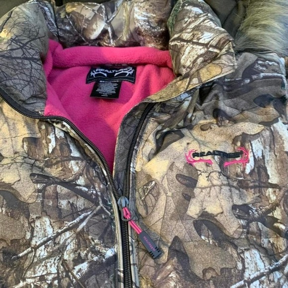 REALTREE Camo women's Puffer with faux fur hood and pink fleece Size L - Picture 3 of 8